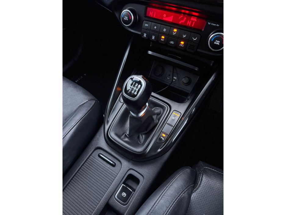 2017 Kia Carens OR RONDO PLATINUM PE 5DR €12,800