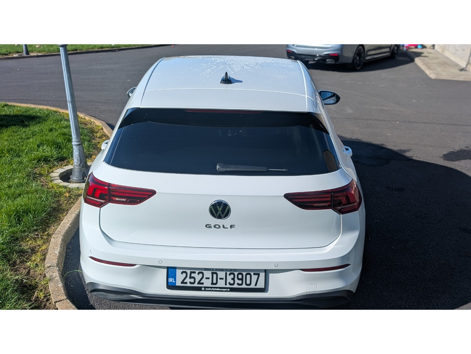 2025 Volkswagen Golf - image 10