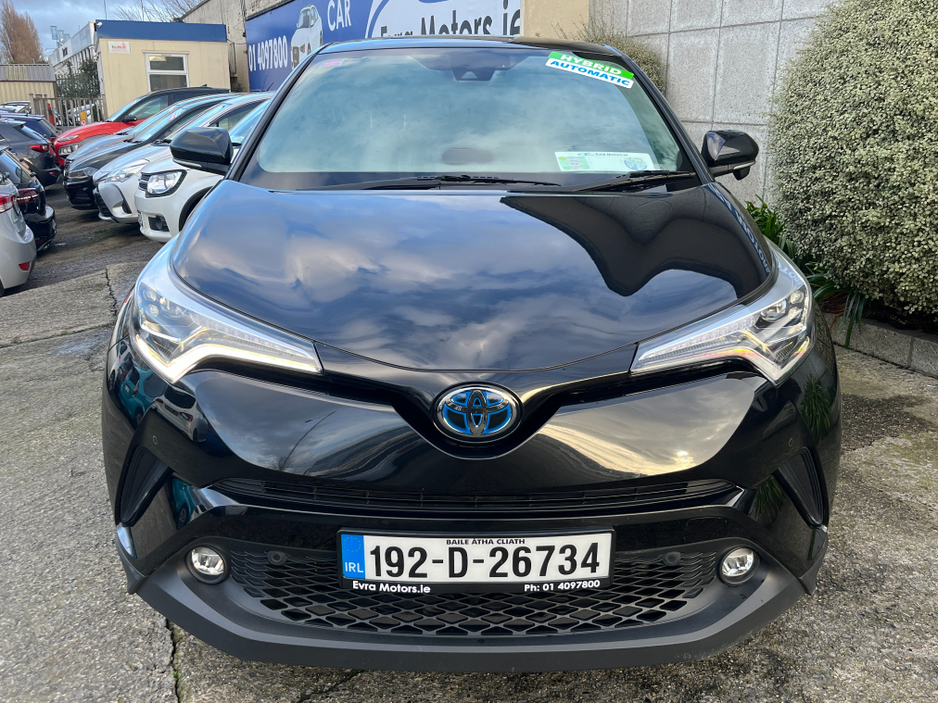 2019 Toyota C-HR SOL HYBRID AUTOMATIC 1.8 PETROL //HALF LEATHER HEATED SEATS//ADAPTIVE CRUISE CONTROL//REVERSE CAMERA//KEYLESS ENTRY// €19,950