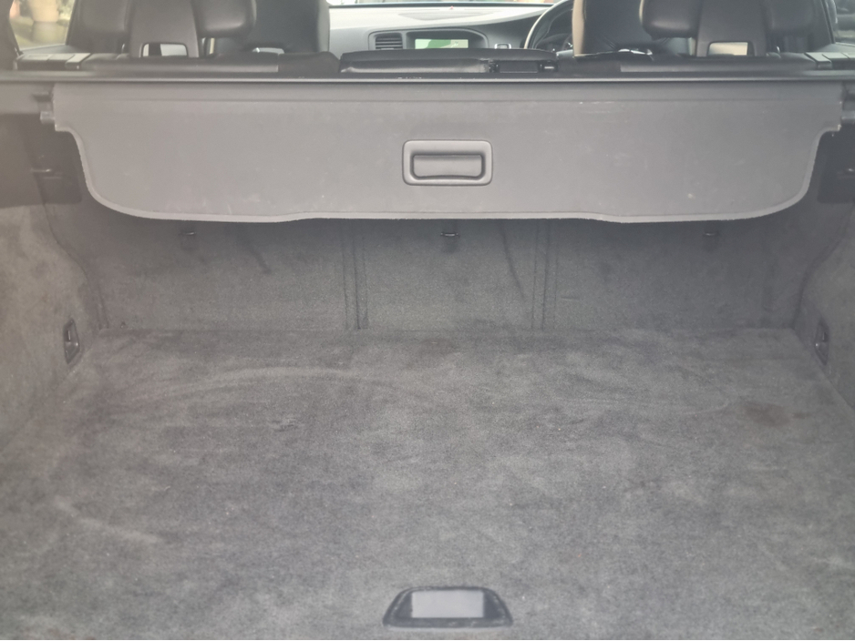 2015 Volvo V60 - image 21