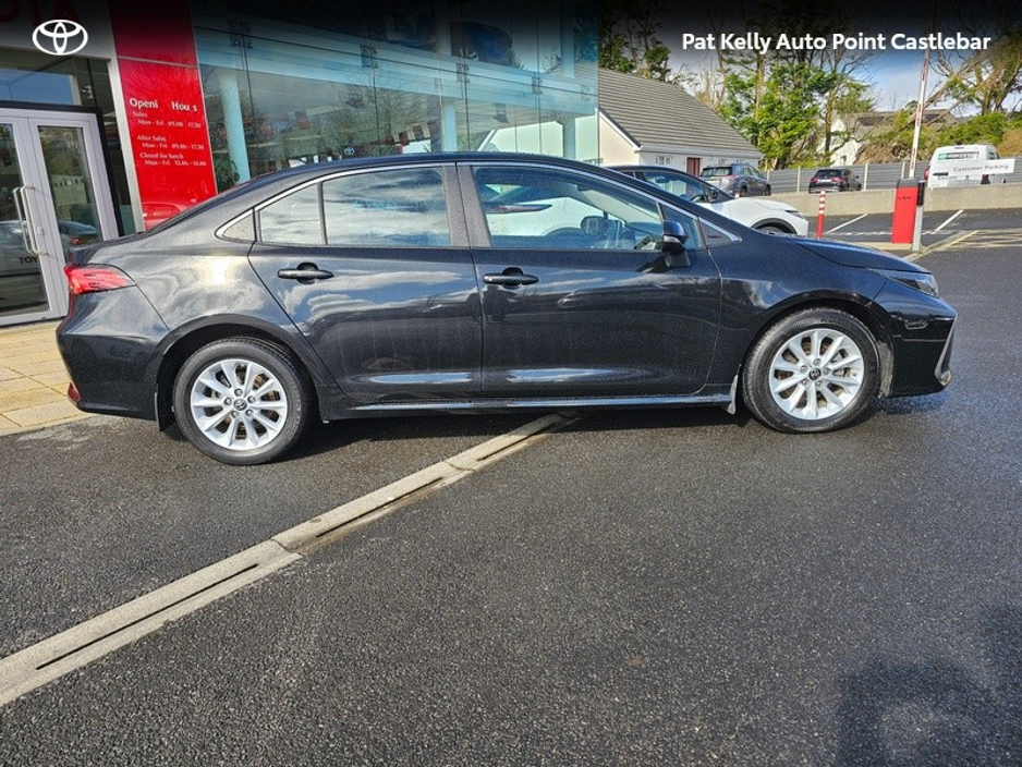 2023 Toyota Corolla - image 3