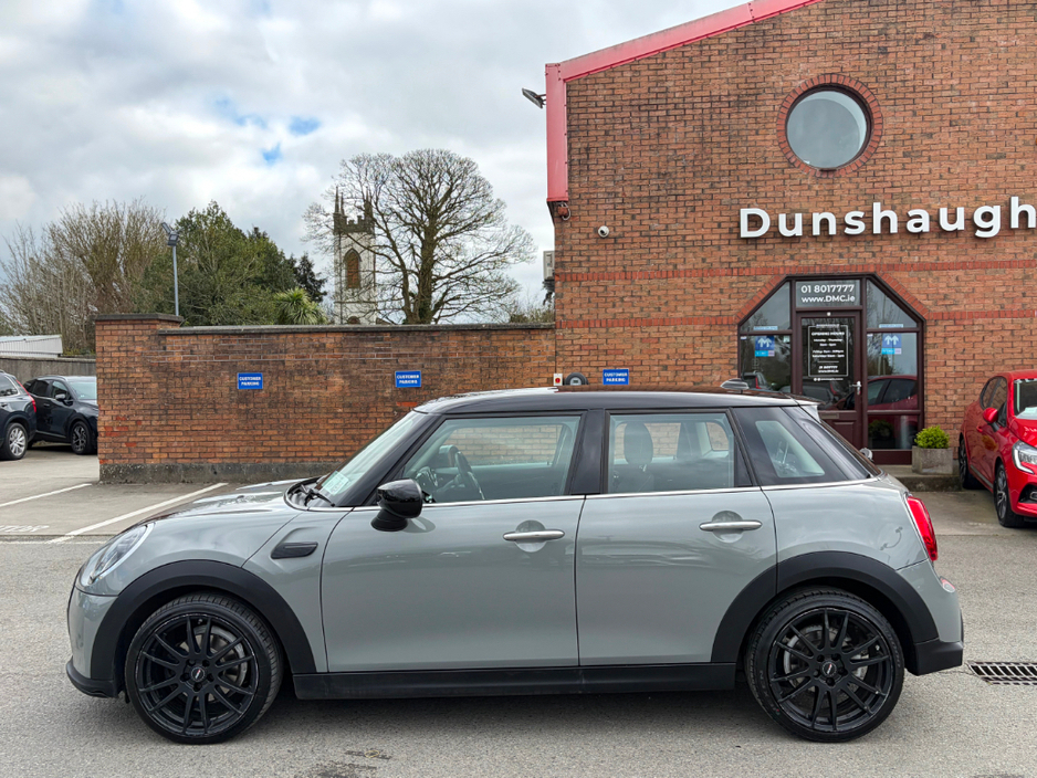 2022 MINI Hatch - image 8