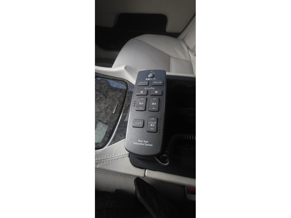 2008 Lexus LS 600 H - image 25