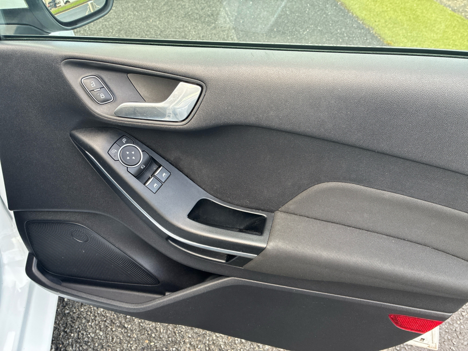 2019 Ford Fiesta TITANIUM 1.10 85PS 5SPEED 4DR €16,950