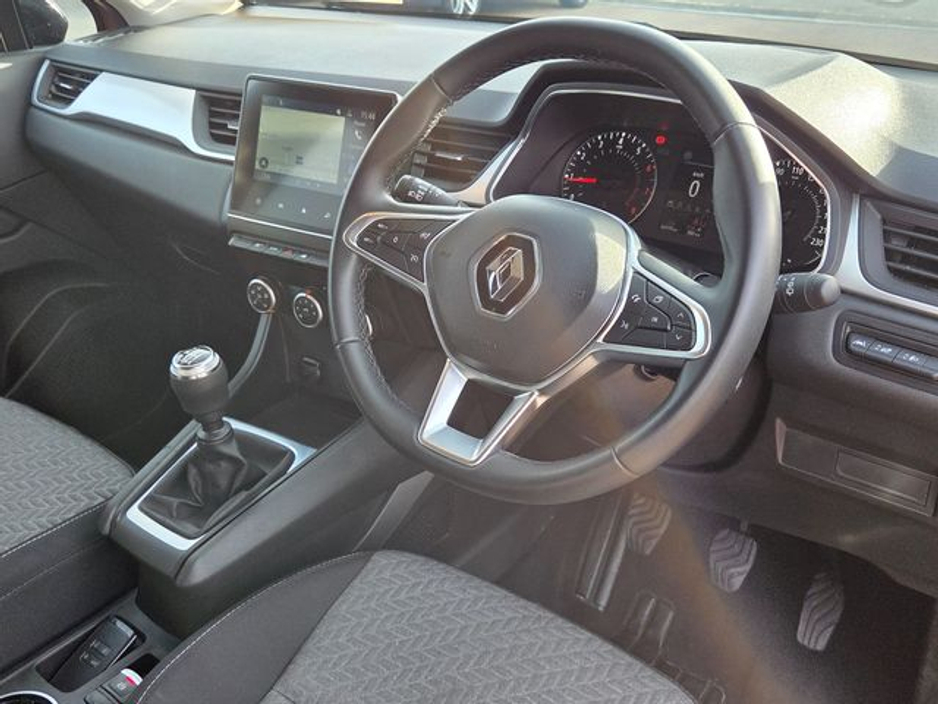 2022 Renault Captur - image 9