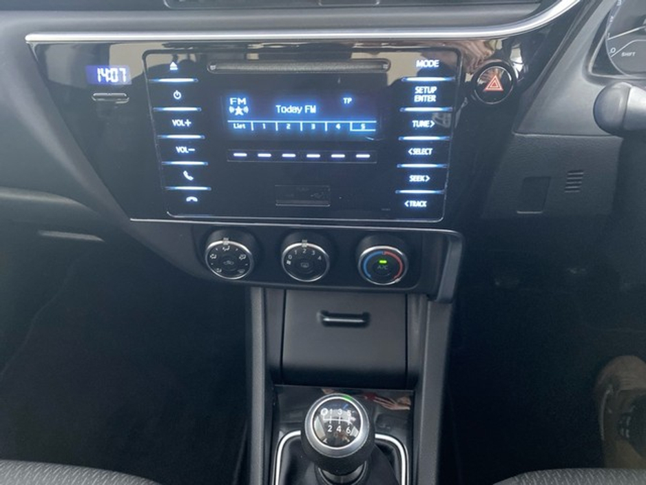 2018 Toyota Corolla - image 11