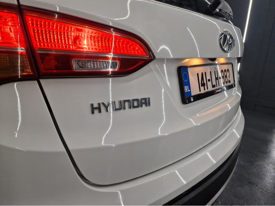 2014 Hyundai Santa Fe - image 22