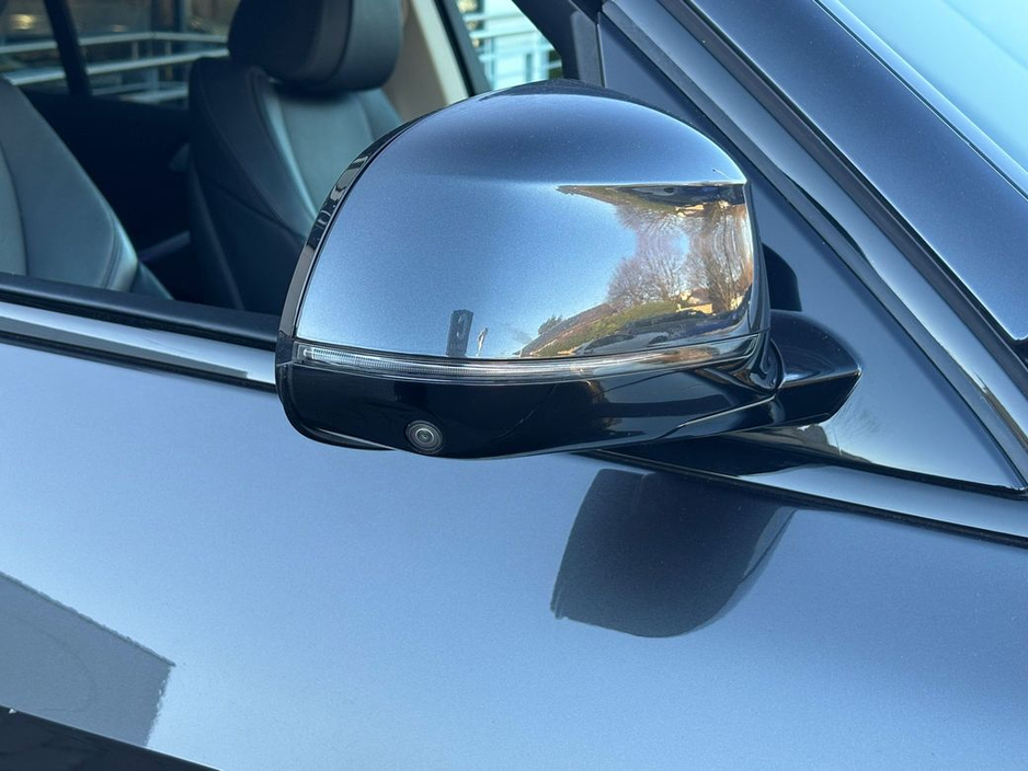 2020 BMW X5 - image 29