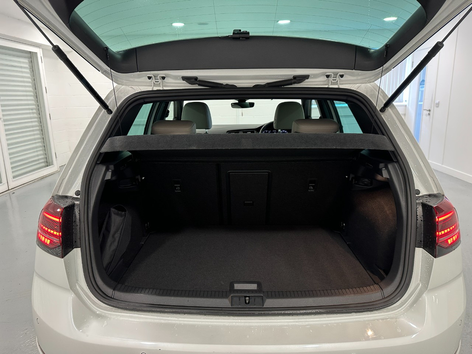 2019 Volkswagen Golf - image 41