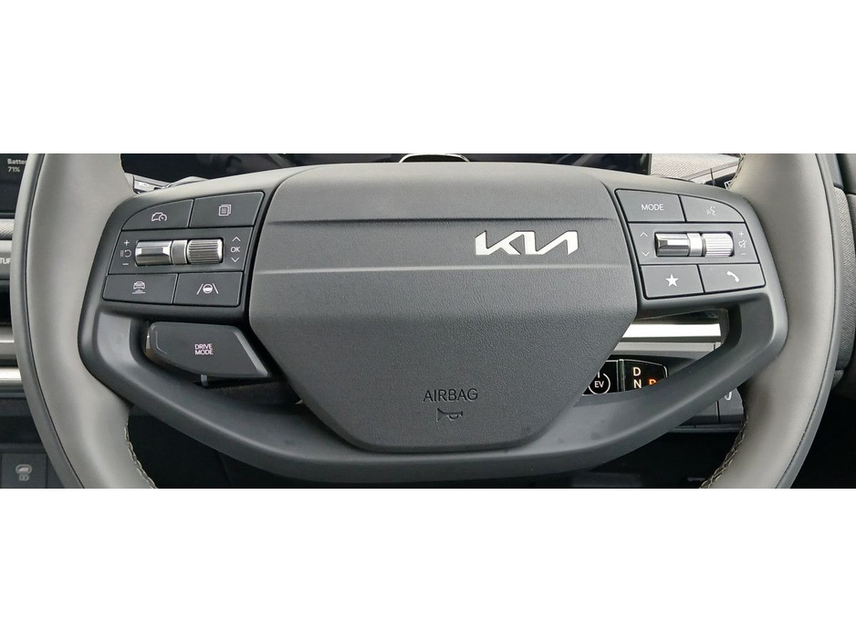 2025 Kia EV3 - image 14