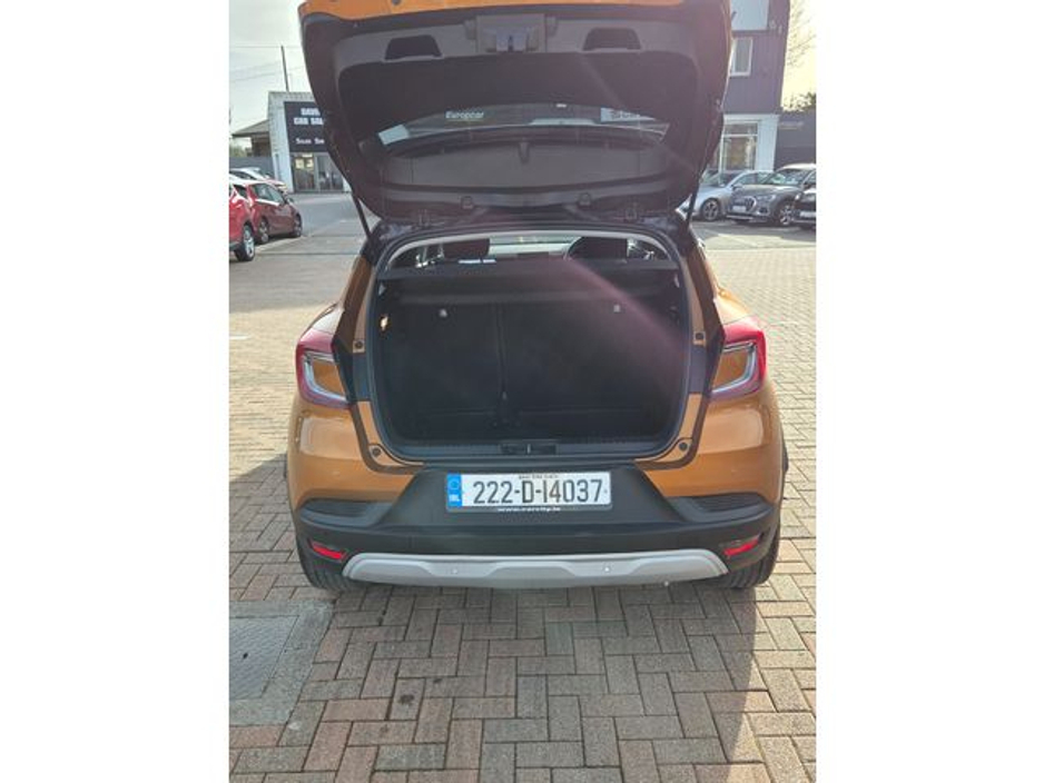 2022 Renault Captur - image 6
