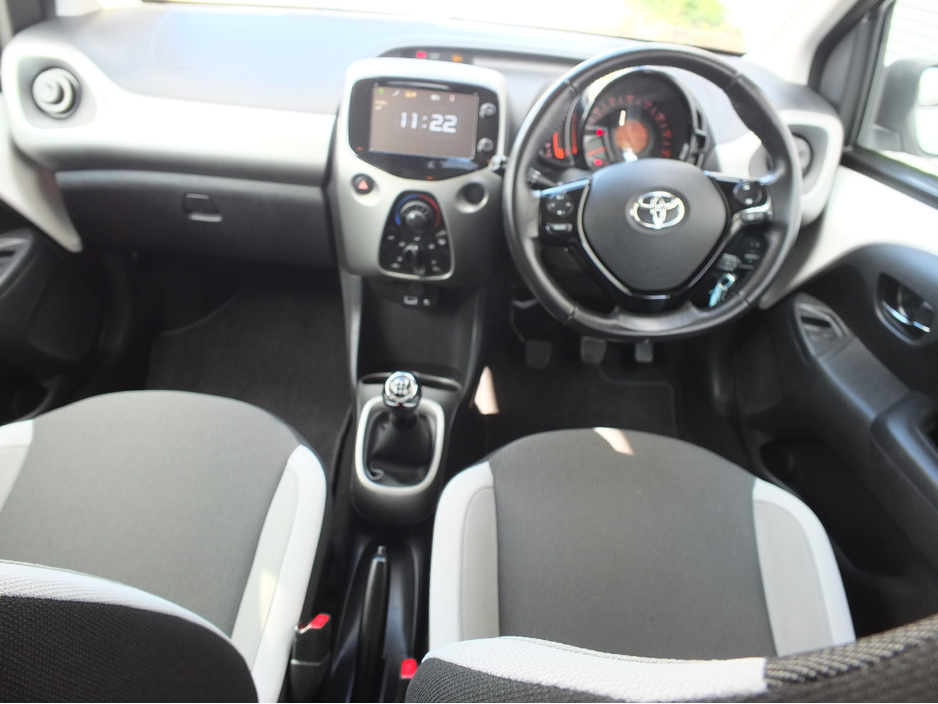 2019 Toyota Aygo - image 17