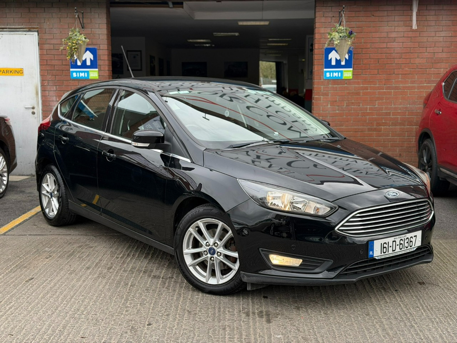 2016 Ford Focus - image 14