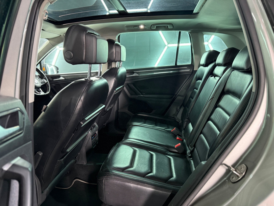 2018 Volkswagen Tiguan - image 20