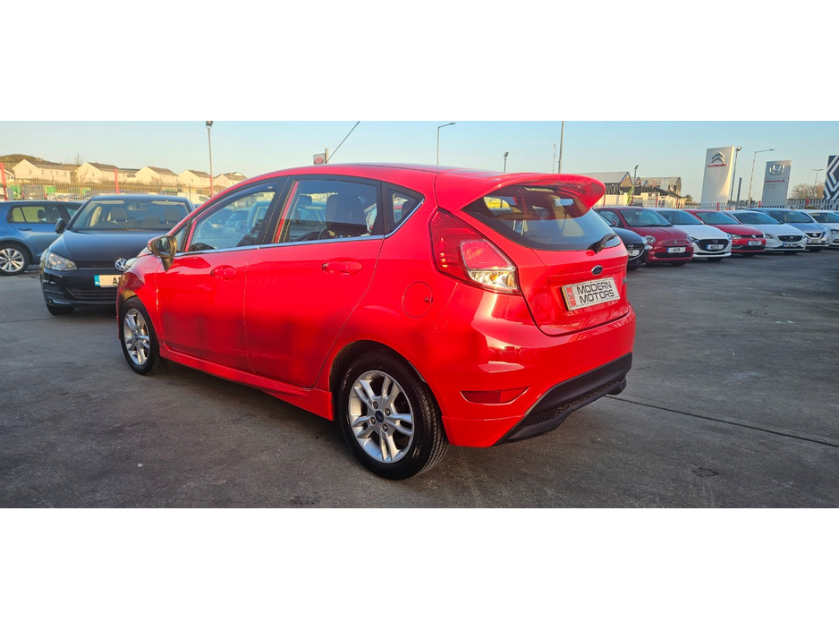 2015 Ford Fiesta - image 6