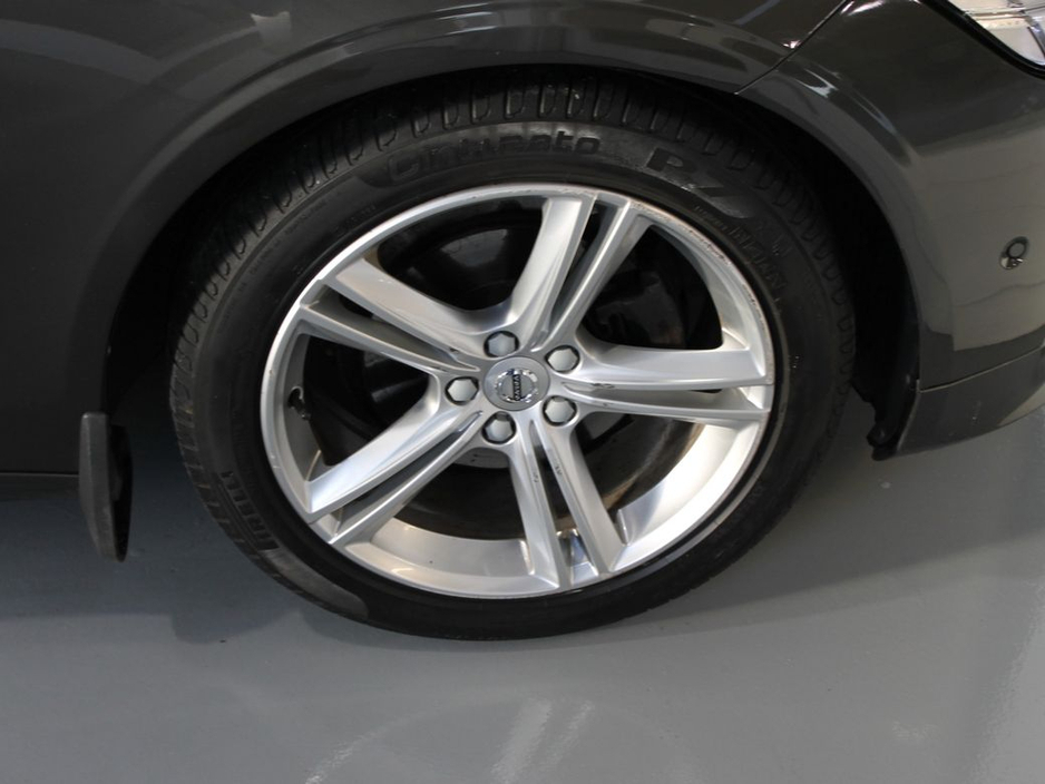 2019 Volvo V90 D4 MOM 5DR Auto €29,499