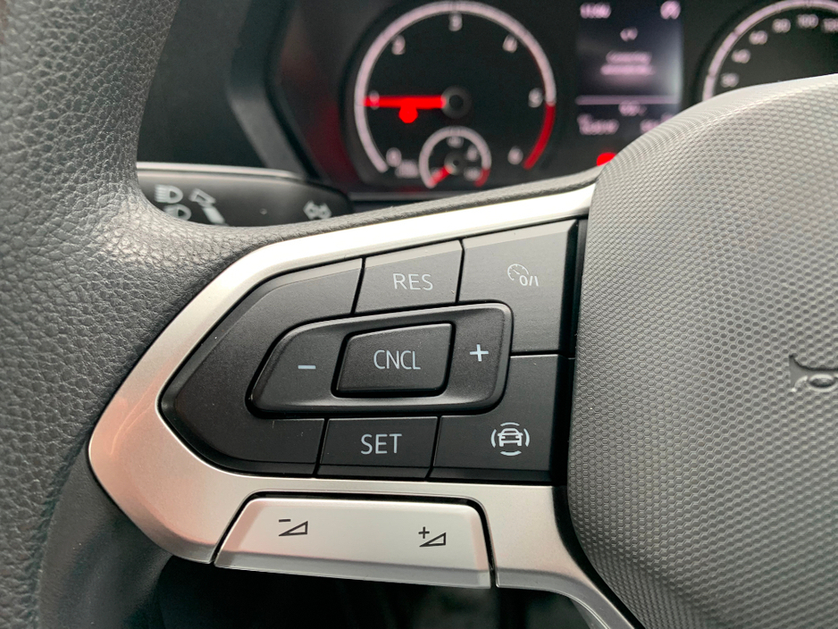 2022 Volkswagen Caddy - image 24