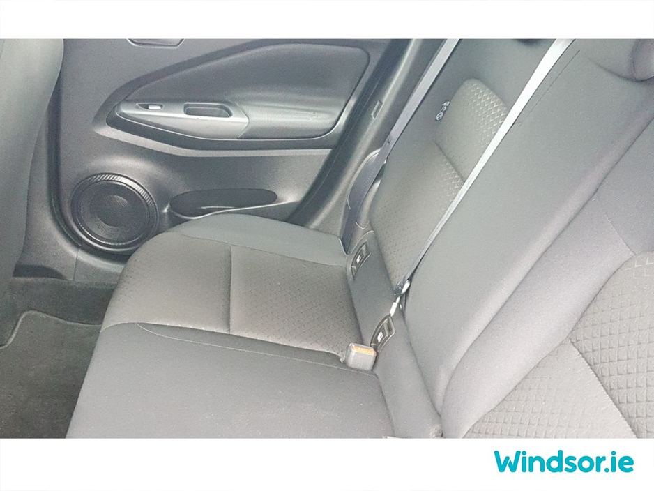 2020 Nissan Juke - image 8