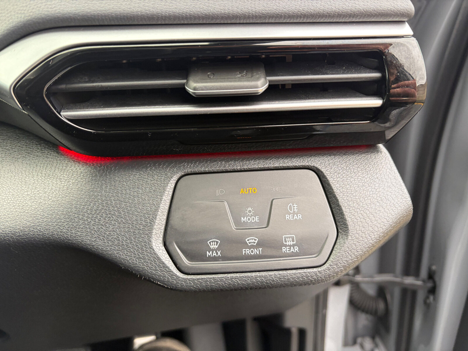 2023 Volkswagen ID.4 - image 9