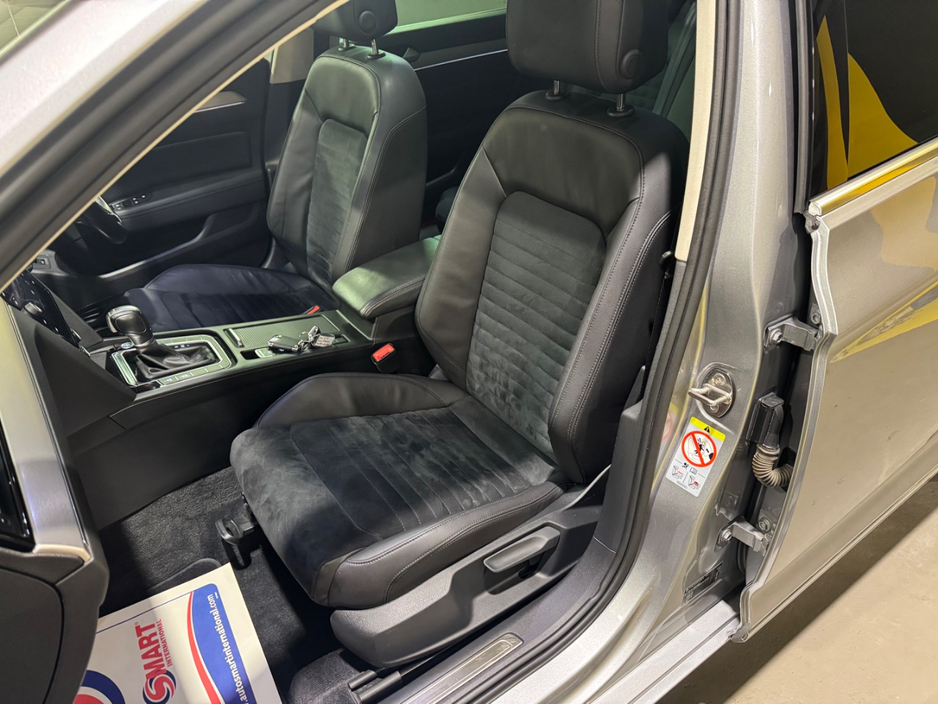 2019 Volkswagen Passat - image 10