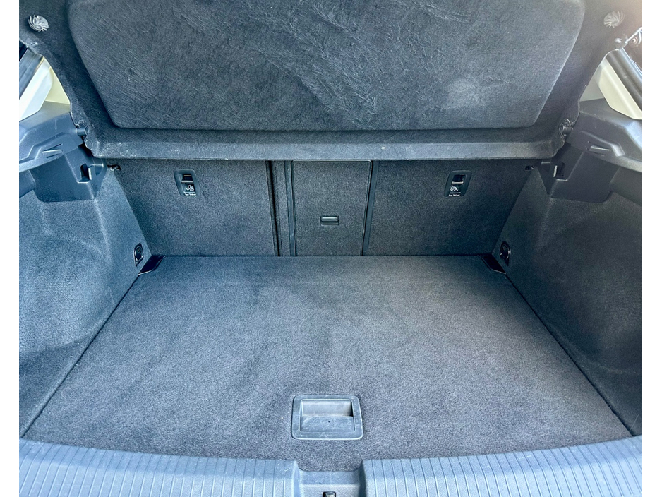 2018 Volkswagen T-Roc - image 11