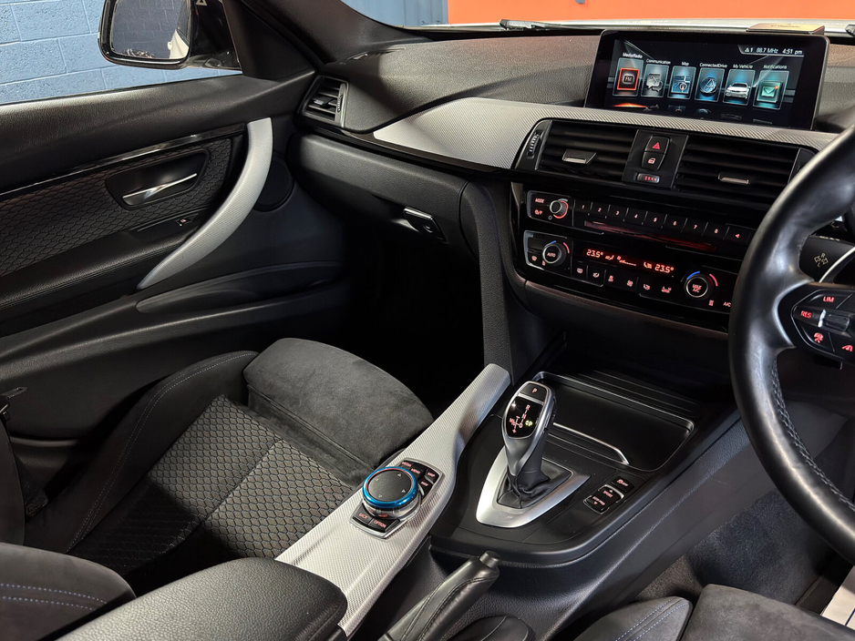 2016 BMW 3 Series - image 35