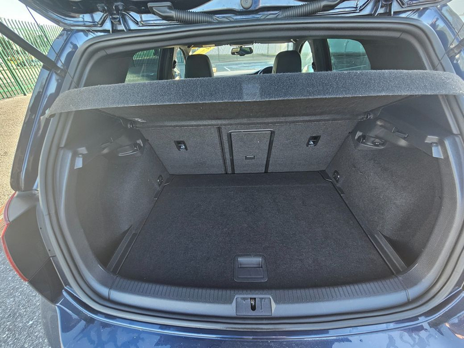 2016 Volkswagen Golf - image 28