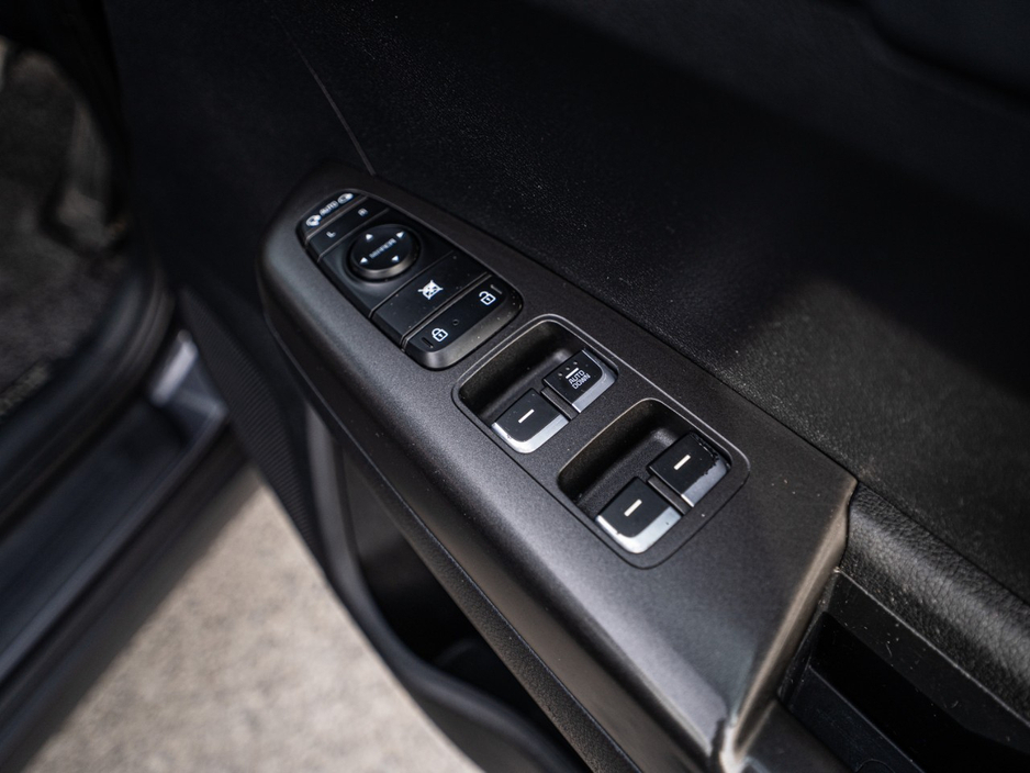 2016 Kia Sportage - image 25