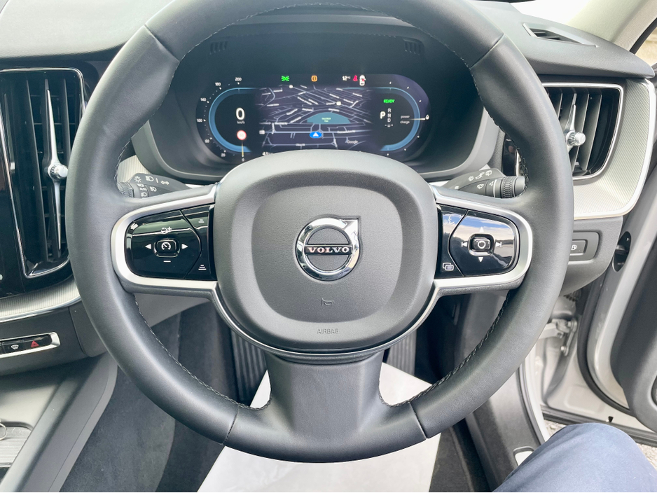 2023 Volvo XC60 - image 13