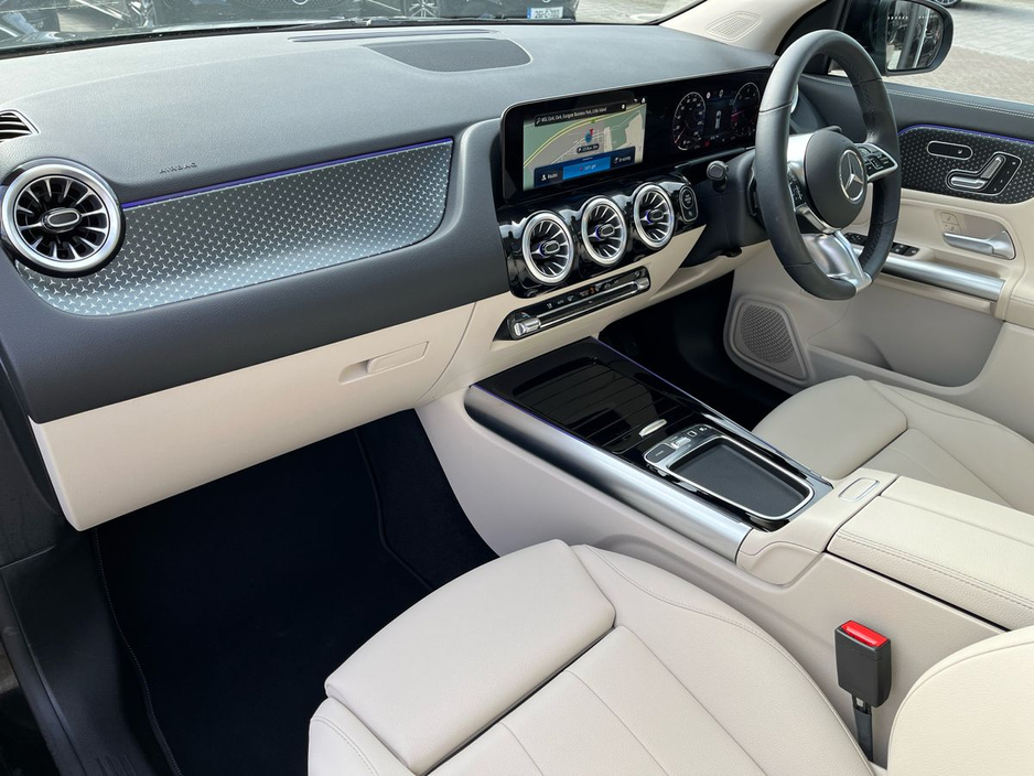 2025 Mercedes-Benz GLA Class - image 12