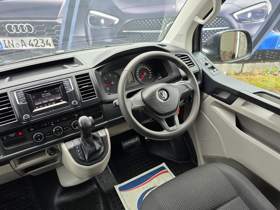 2018 Volkswagen Transporter - image 16