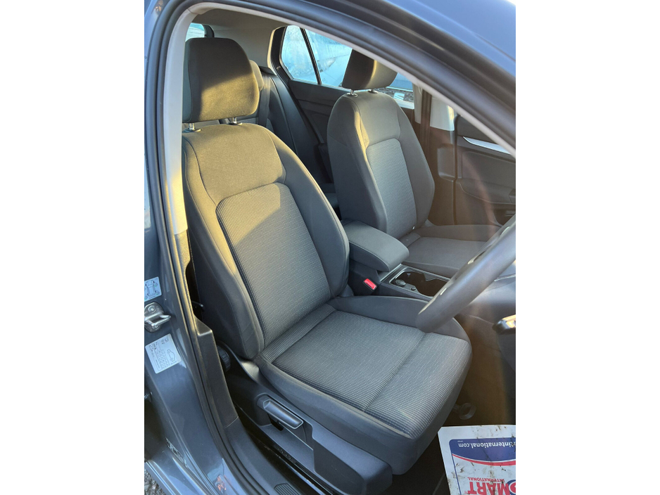 2022 Volkswagen Golf 2.0 TDI 115HP €24,950