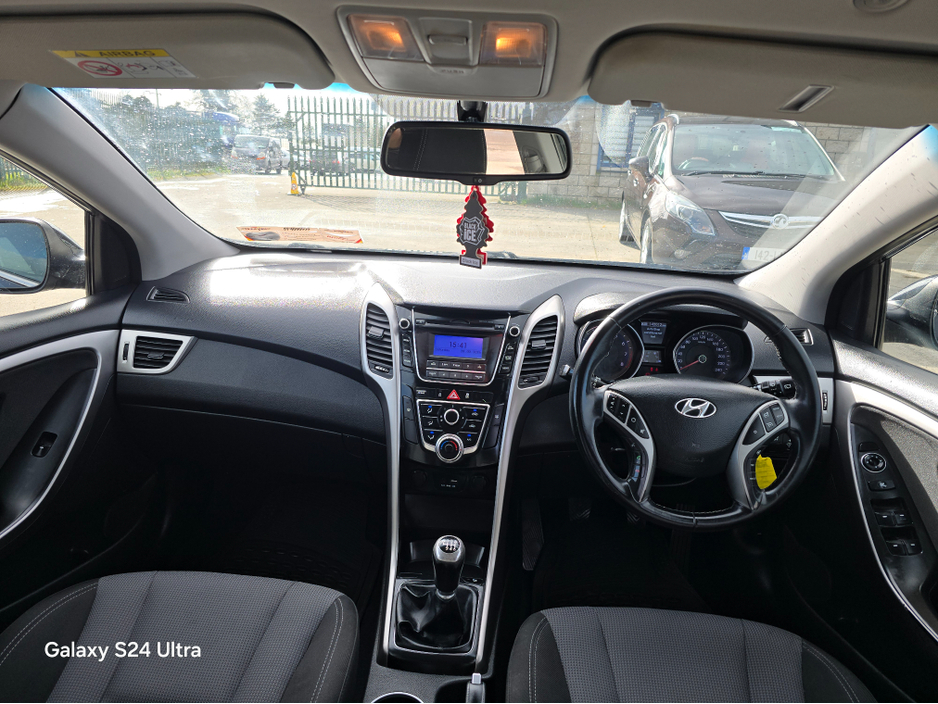 2016 Hyundai i30 - image 11