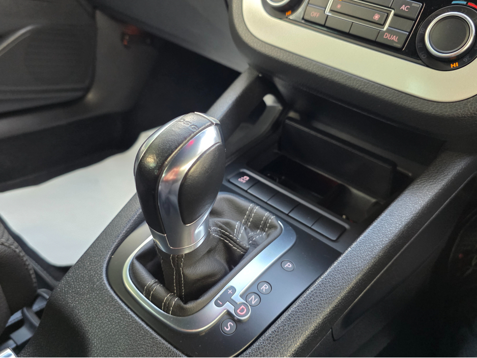 2012 Volkswagen Scirocco 1.4 TSI AUTOMATIC REAR SENSORS HALF LEATHER - ALLOYS REVERSE CAMERA €10,950