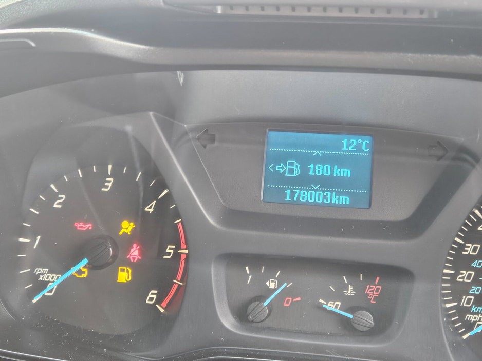 2017 Ford Transit Custom - image 3