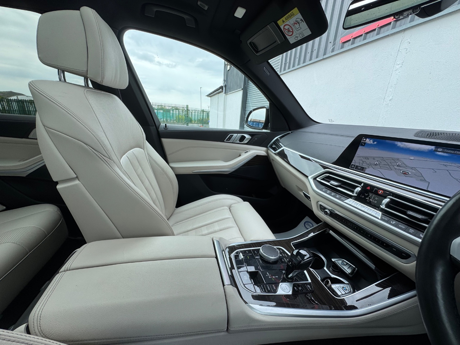 2022 BMW X5 - image 18