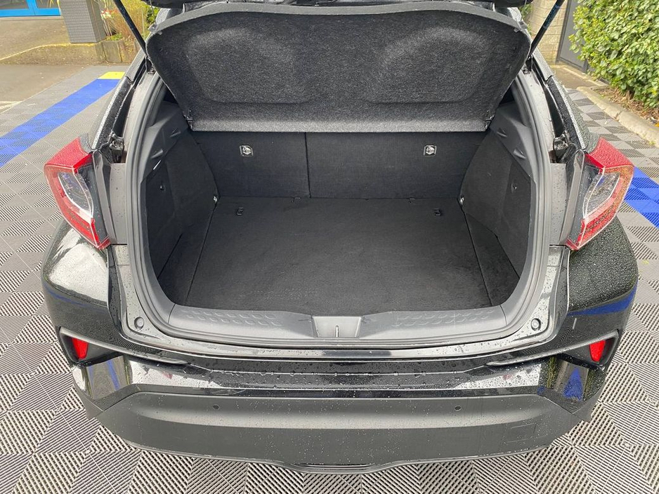 2019 Toyota C-HR - image 13