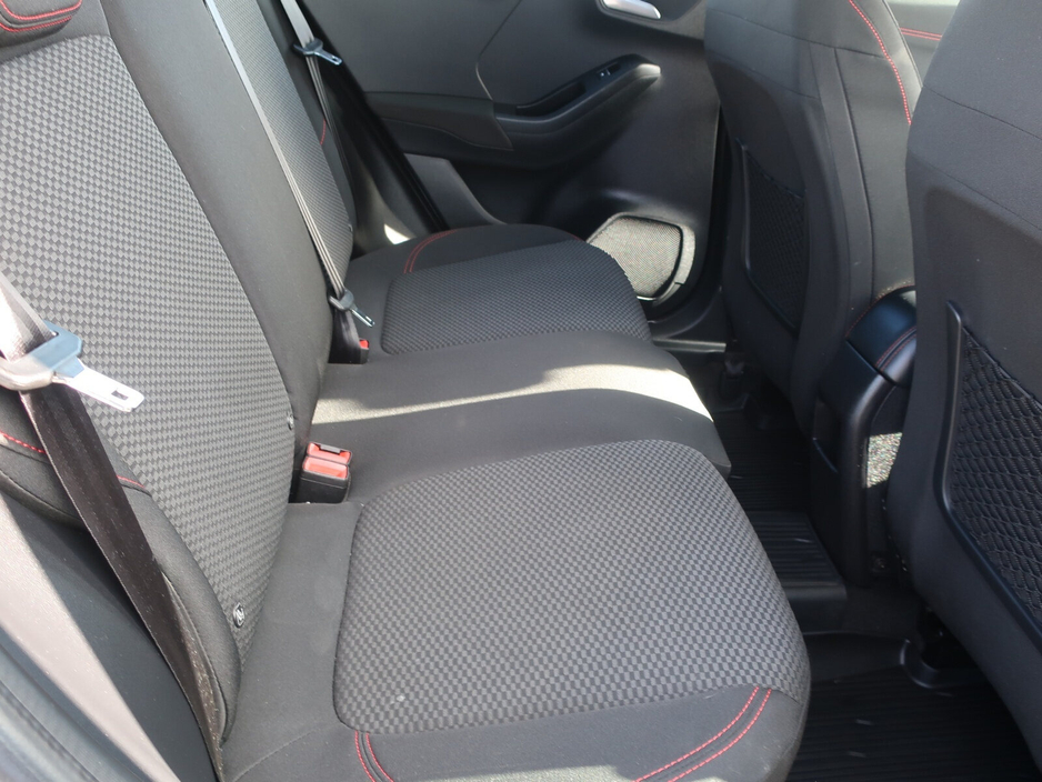 2023 Ford Puma - image 9