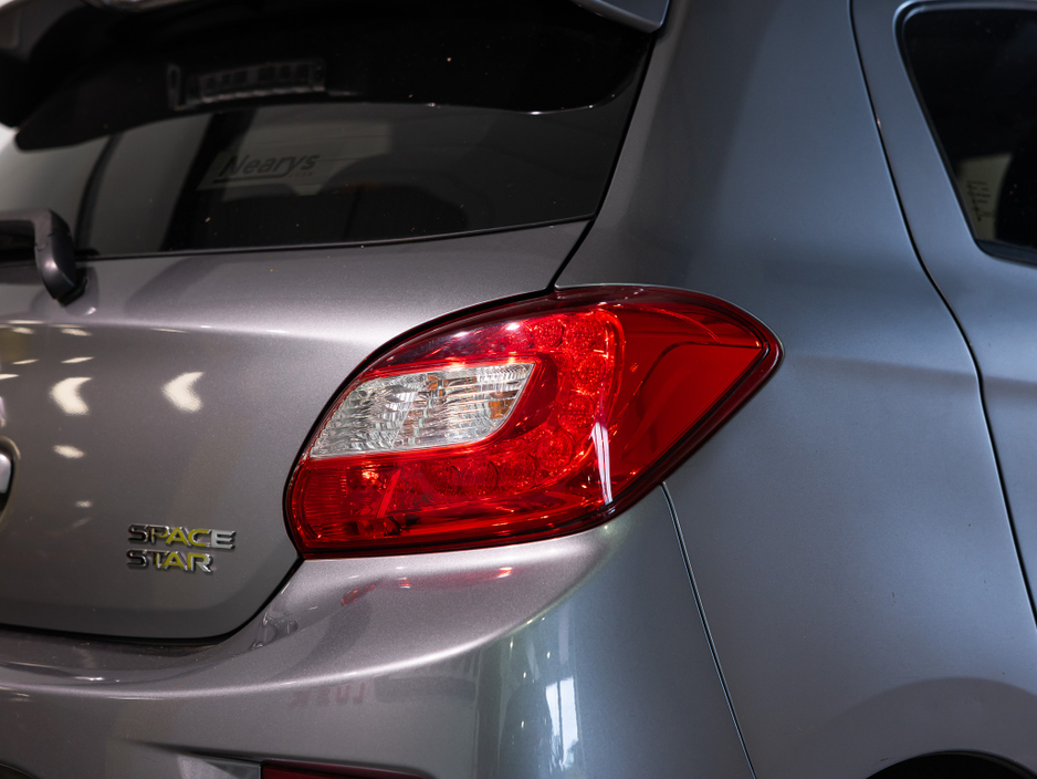 2018 Mitsubishi Space Star - image 9