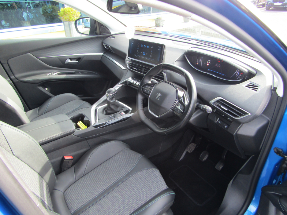 2022 Peugeot 3008 - image 10