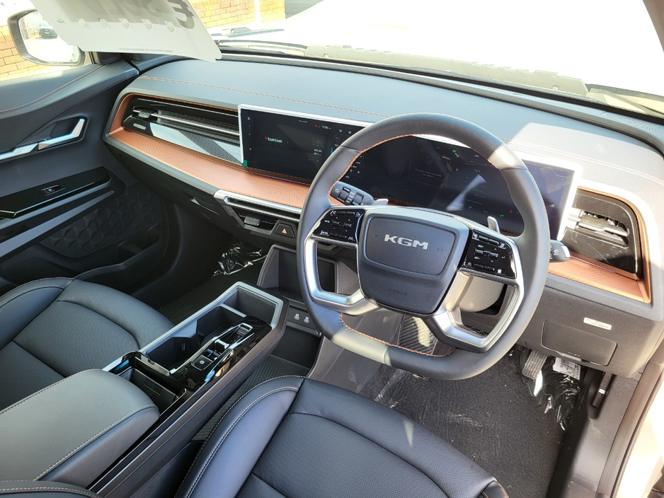 2026 KGM TORRES EVX - image 17