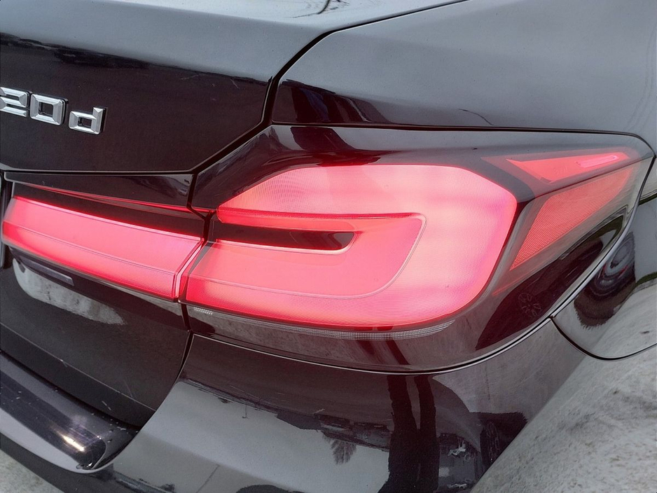 2022 BMW 5 Series - image 20