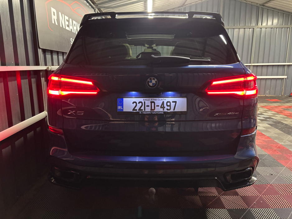2022 BMW X5 xDrive45e xLine €59,950