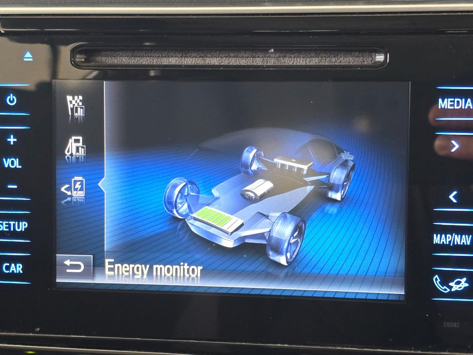 2016 Toyota Auris - image 13