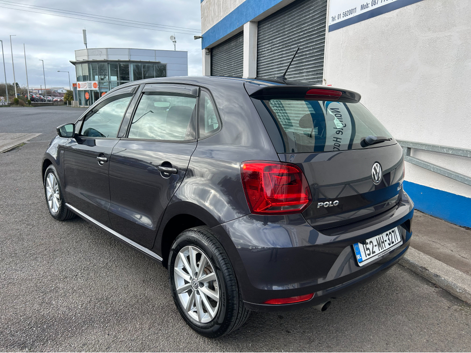2015 Volkswagen Polo - image 3