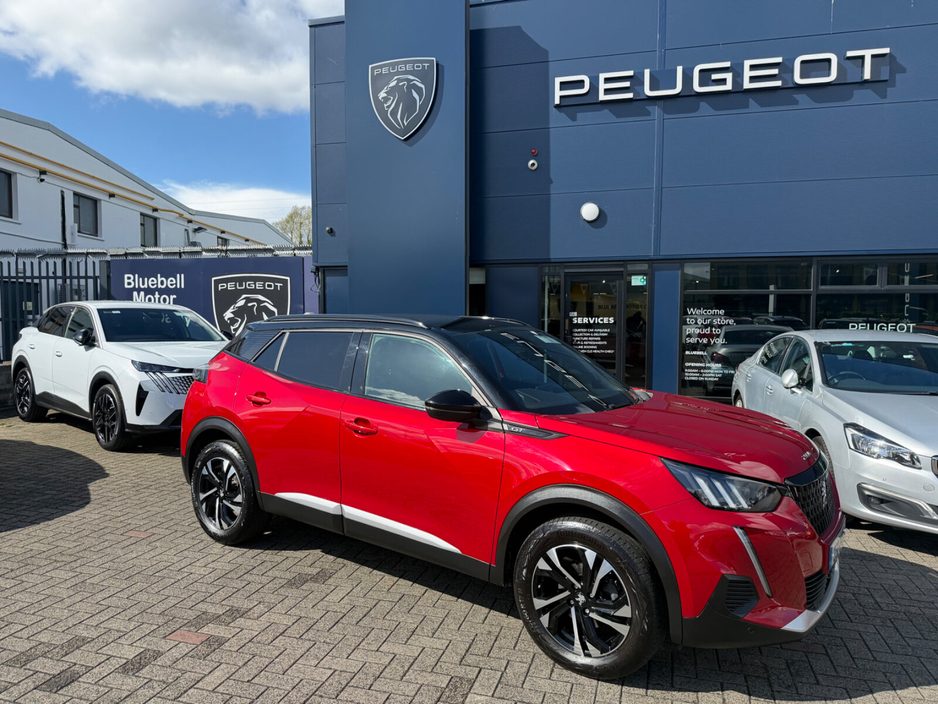 2023 Peugeot 2008 - image 2