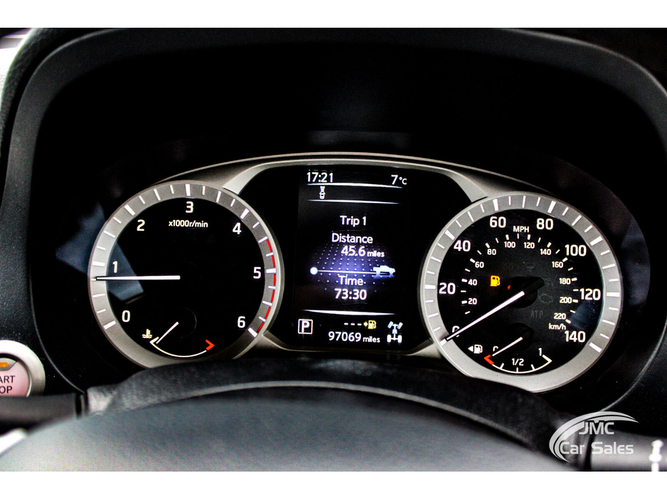 2018 Nissan Navara - image 21