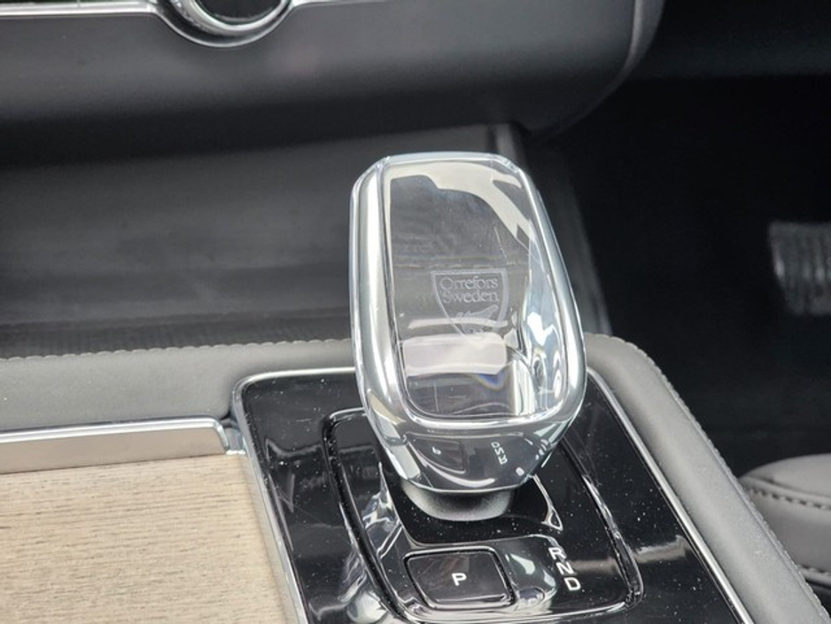 2025 Volvo XC90 T8 Plus Dark AWD €79,895