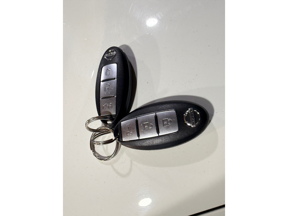 2020 Nissan Leaf - image 9