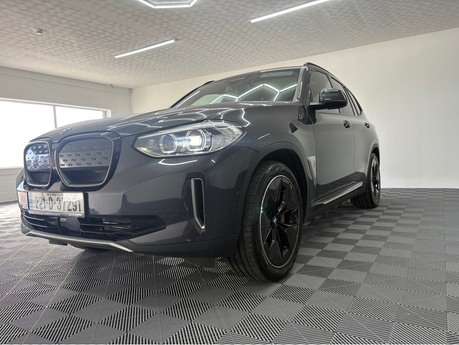 2022 BMW iX3 - image 3